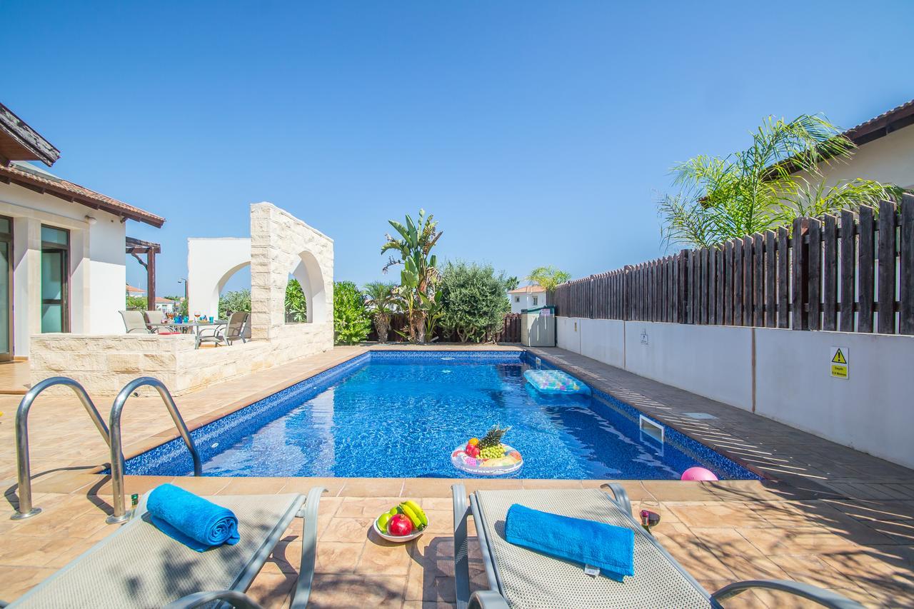 Rada'S Vacation Home Agia Napa Exterior foto
