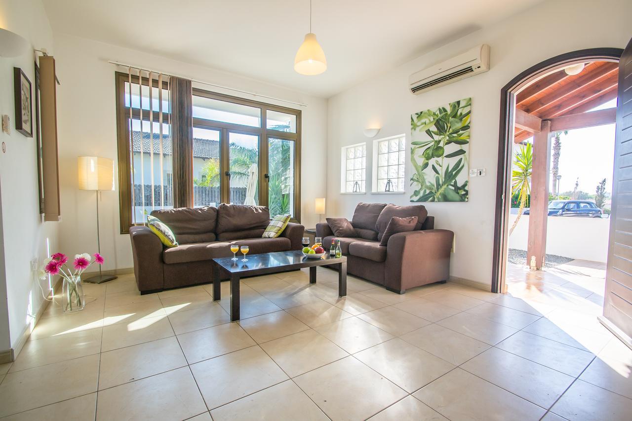 Rada'S Vacation Home Agia Napa Exterior foto